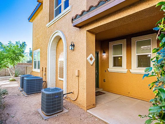 3rd image of 601 Menaul Blvd NW Unit 1704