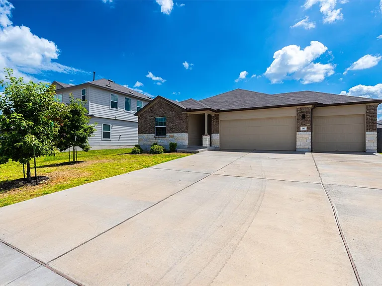 147 Otter Rd — Photo 2