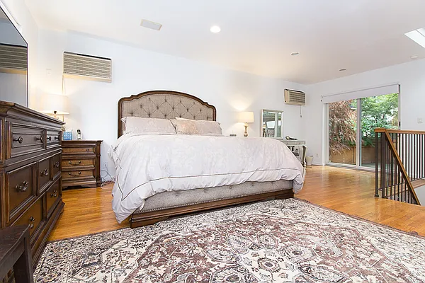 Rented by HH Realty | media 6