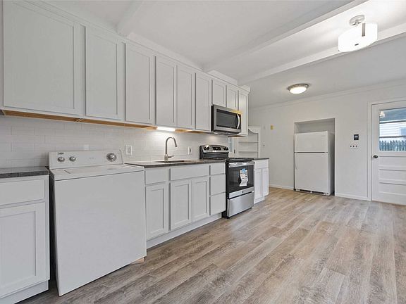 5th image of 30 John Ln