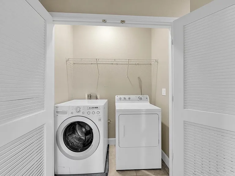 261 Esfahan Ct — Photo 19