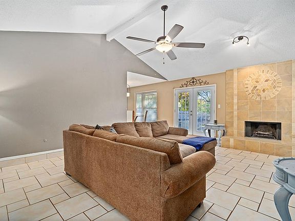 3rd image of 421 Brian Dr