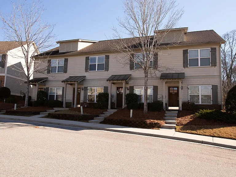 215 Oconee River Cir — Photo 2