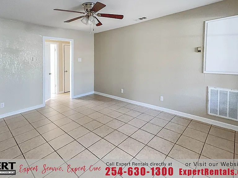 907 Wells St — Photo 17