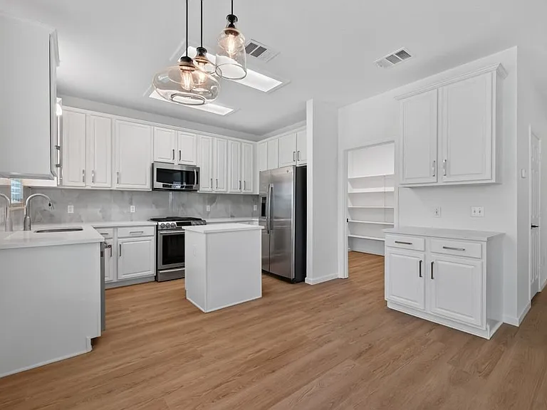 10416 Beard Ave — Photo 10