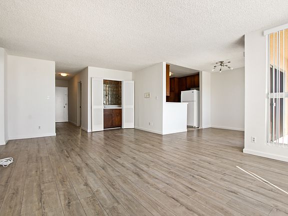 2nd image of 1050 Euclid St APT 203
