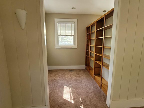 5th image of 1525 E Lakeview Ave