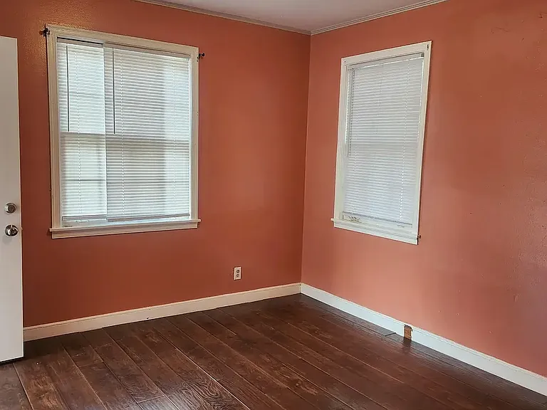 3484 Vernon Ave — Photo 4