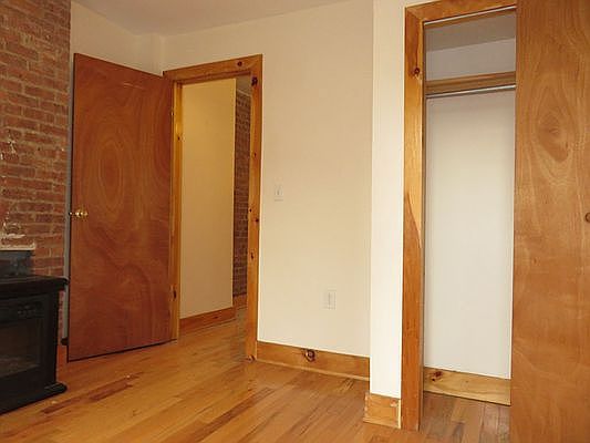 4th image of 559 Saint Johns Pl #2A
