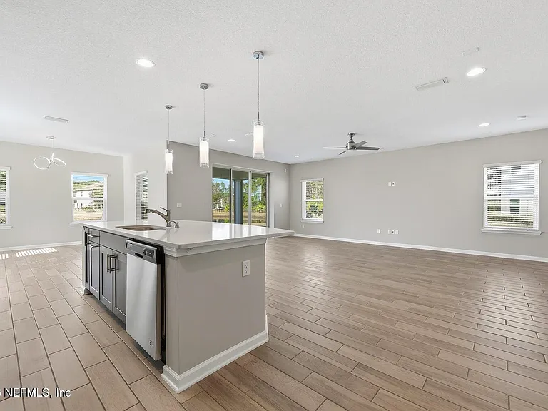 95 Strobe Ct — Photo 14