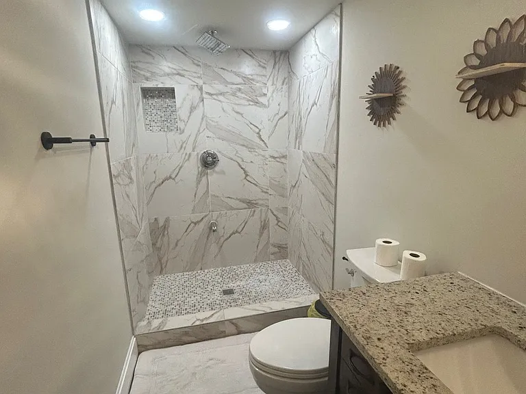 3103 Saxon Dr — Photo 18