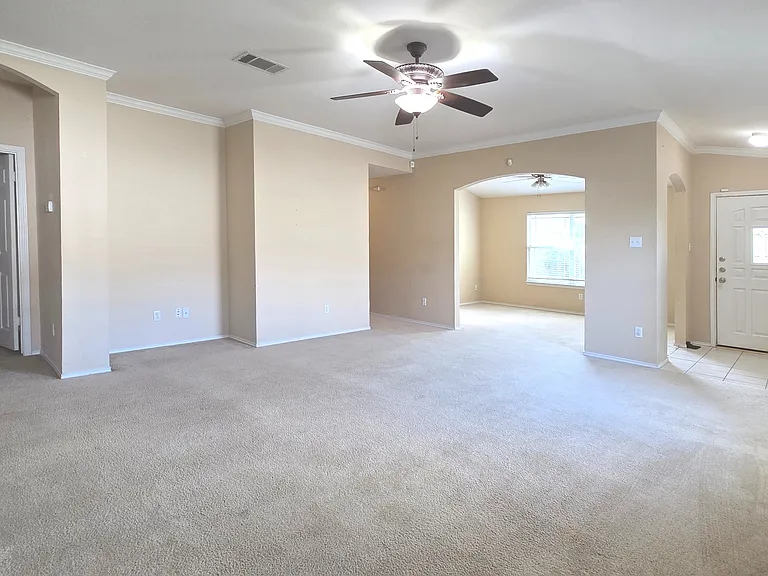 307 Golden Gate Dr — Photo 10