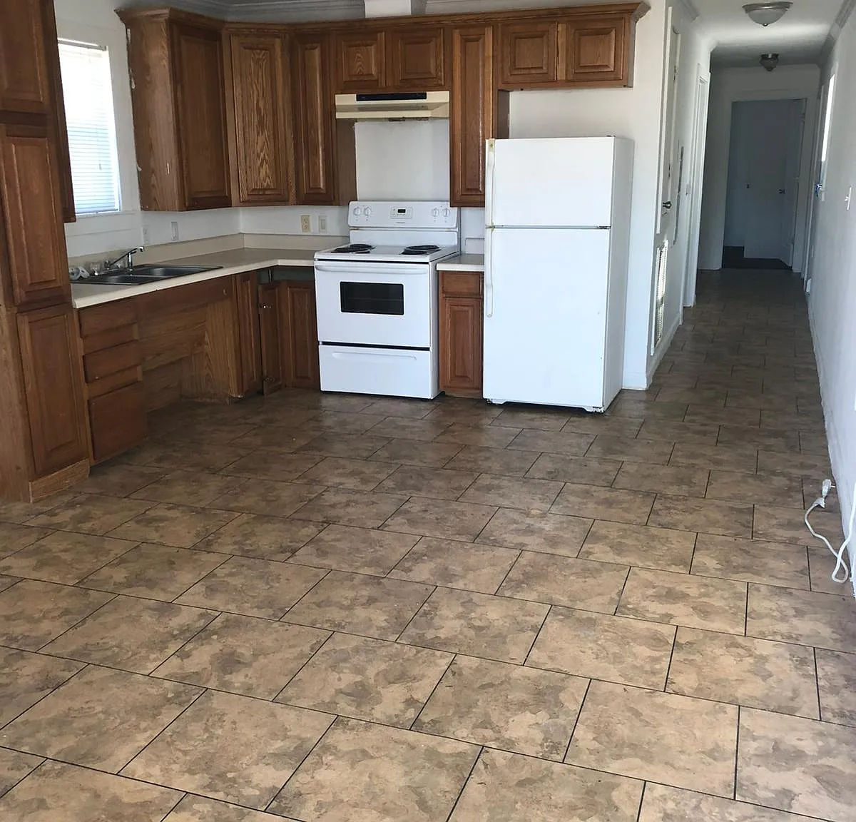 2 bed, 820 sqft, $795 — Photo 2