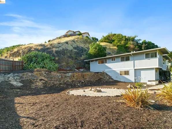 115 Oak Manor Dr, Fairfax, CA 94930