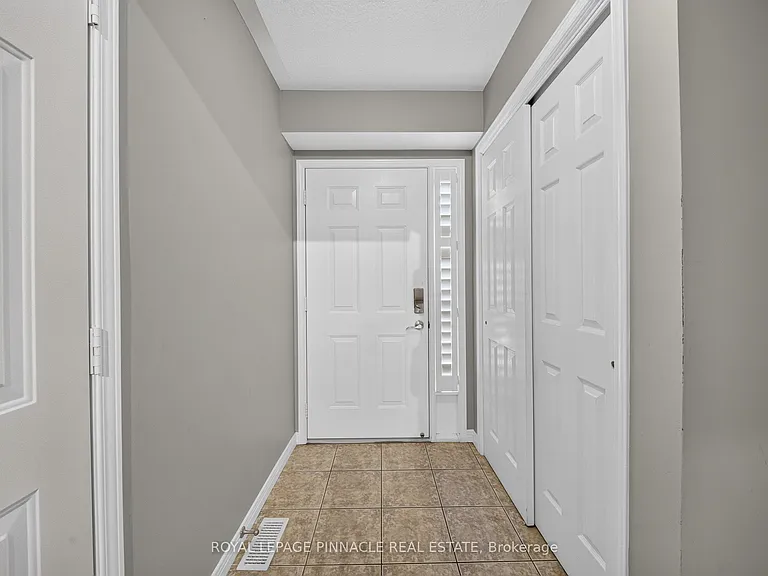 163 Livingston Ave N — Photo 9