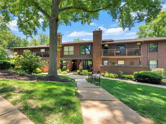 2nd image of 1902 Meadowtree Ln APT 2