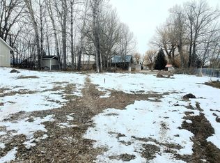 105 S 3rd St, Roberts, MT 59070