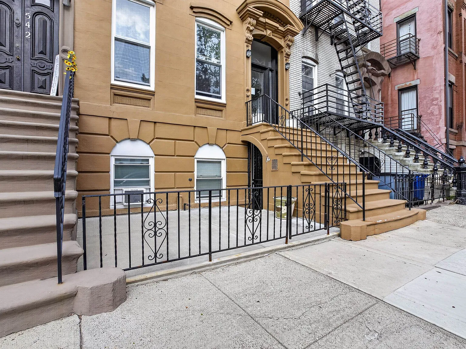 1 bed, 1.0 bath, $1,700 — Photo 3