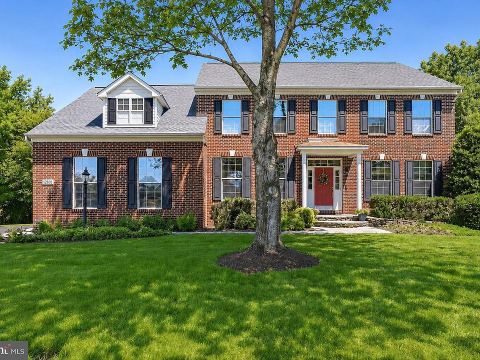 1st image of 12100 Stretford Forest Ct