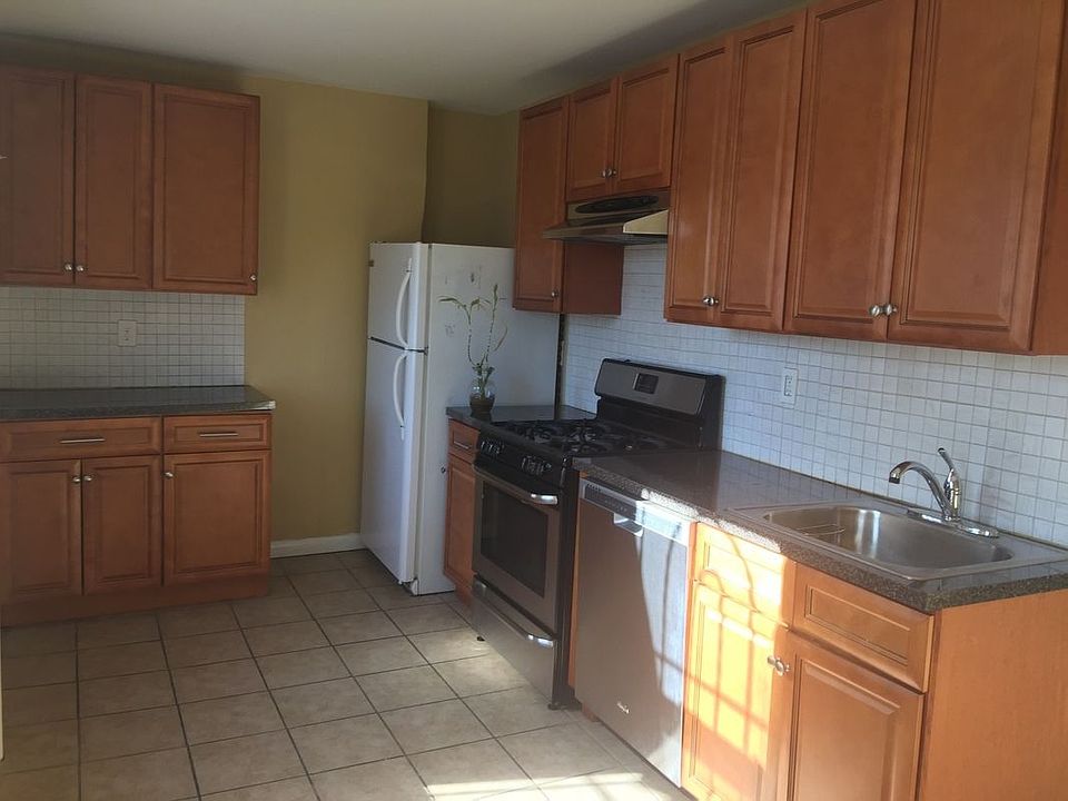 1st image of 2031 32nd St #2