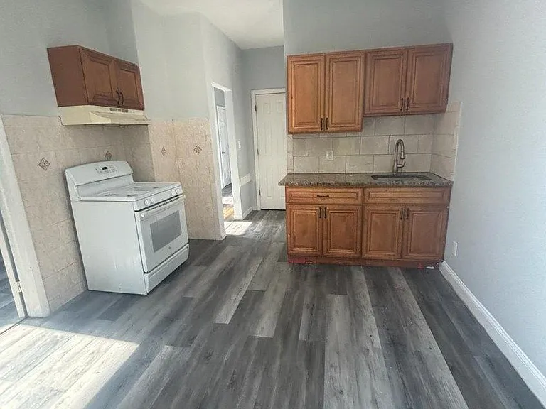 218 E 9th Ave — Photo 1