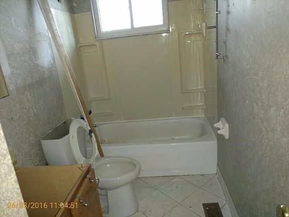 5th image of 112 Highridge Ct