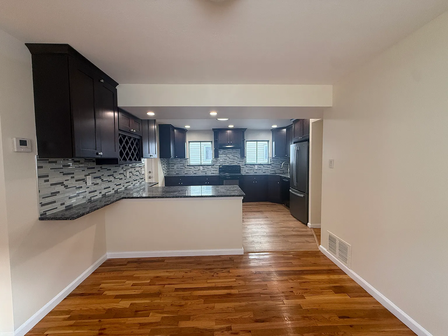 92 Rivington Ave — Photo 2
