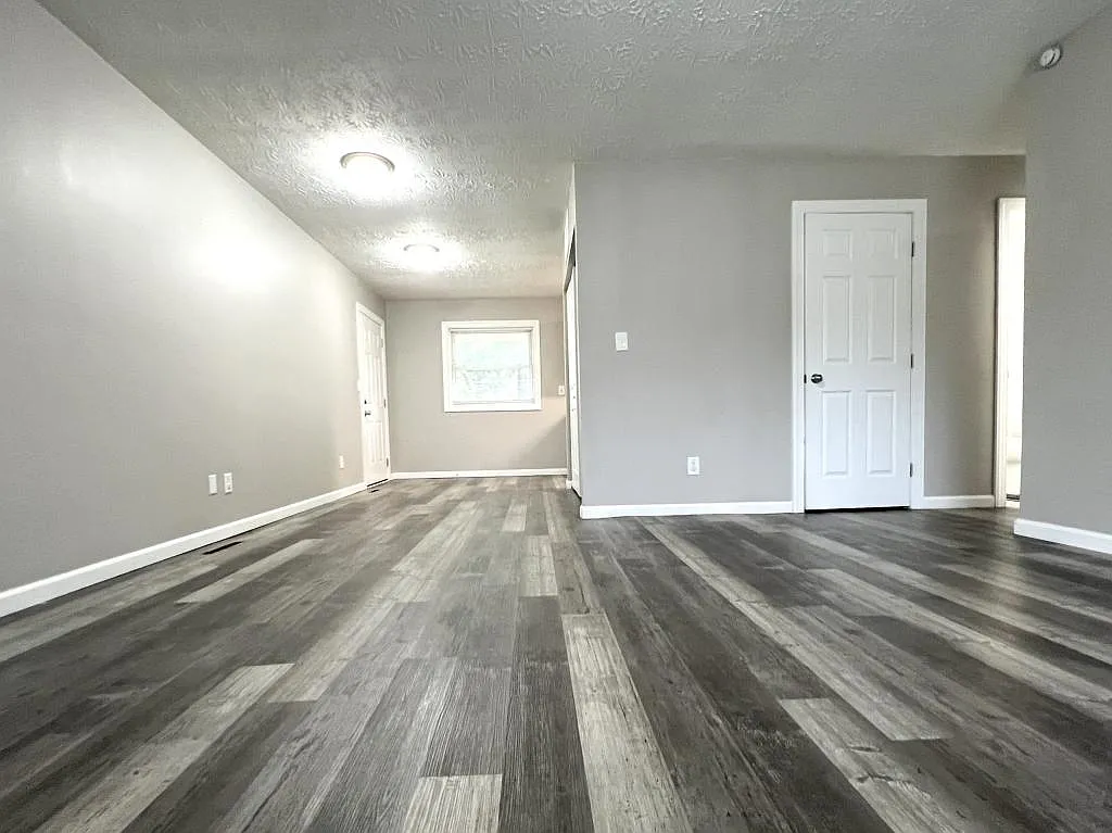 77 Brookhaven Drive — Photo 4