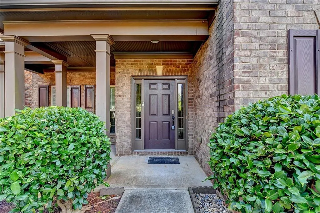 4 bed, 3.5 bath, 3378 sqft, $3,300 — Photo 2