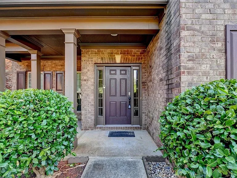 3709 Union Park Dr — Photo 2