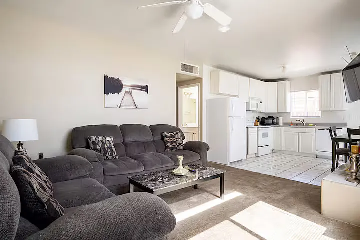 1111 N Camilla Blvd #1 — Photo 3