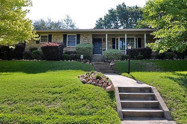 1st image of 9612 Larchcrest Dr