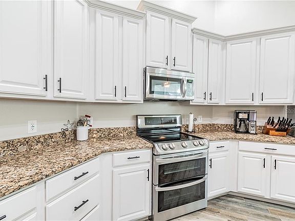 5th image of 3409 Eastmonte Dr