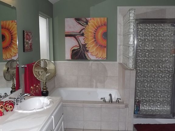 4th image of 2756 Saratoga Dr