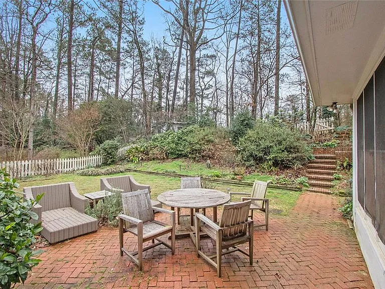 3873 Land O Lakes Dr NE — Photo 31