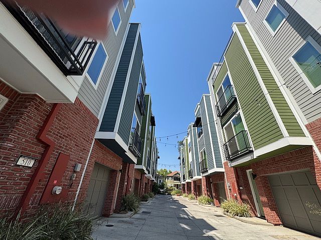 1st image of 504 Alisal Ln