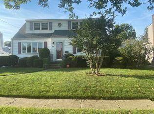 2471 Washington Blvd, Bellmore, NY 11710