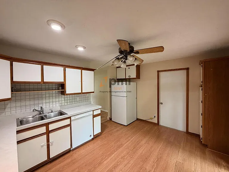 7726 Durbin St — Photo 4