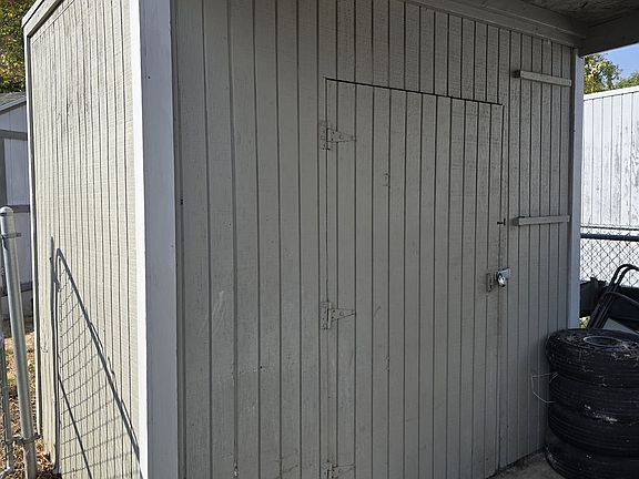 4th image of 555 N Danebo Ave Space 130