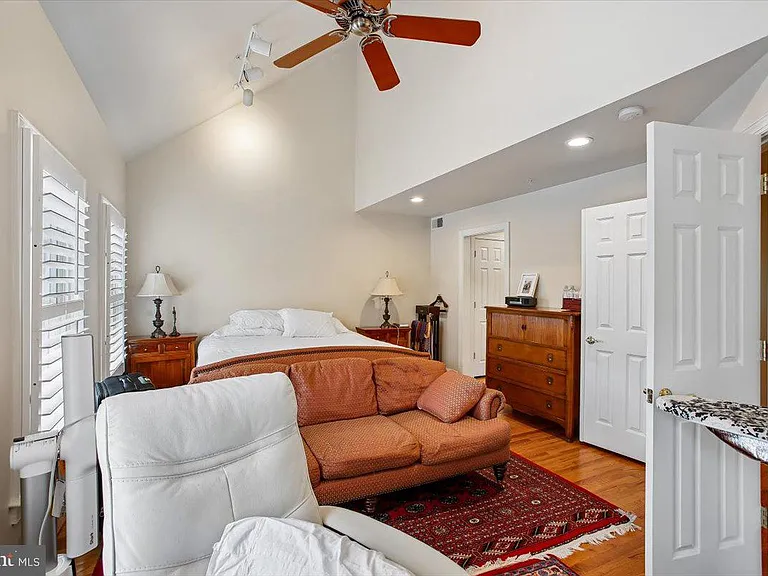 1309 McLean Crest Ct — Photo 26