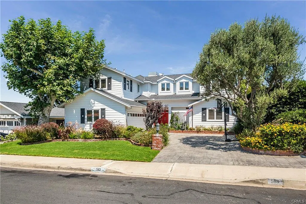 4 bed, 3.5 bath, 3541 sqft, $9,495 — Photo 1
