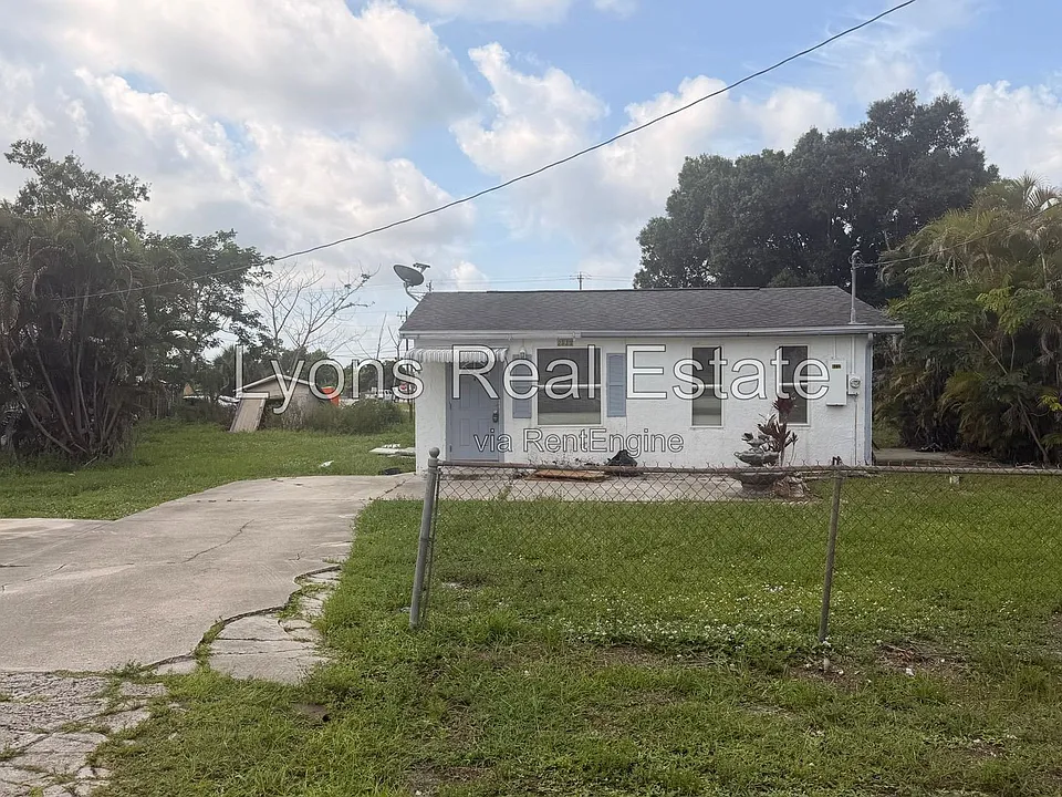 8110 Howell Ave
