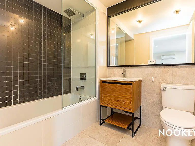 136 Erasmus St #4A — Photo 2