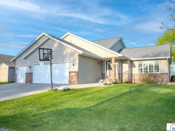 147 Waynesborough Way, Mankato, MN 56001