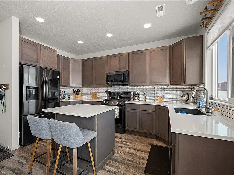 203 S Horton St — Photo 9