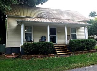 602 E Klutz St, Maiden, NC 28650