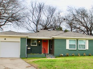 6100 Sundown Dr, Fort Worth, TX 76114