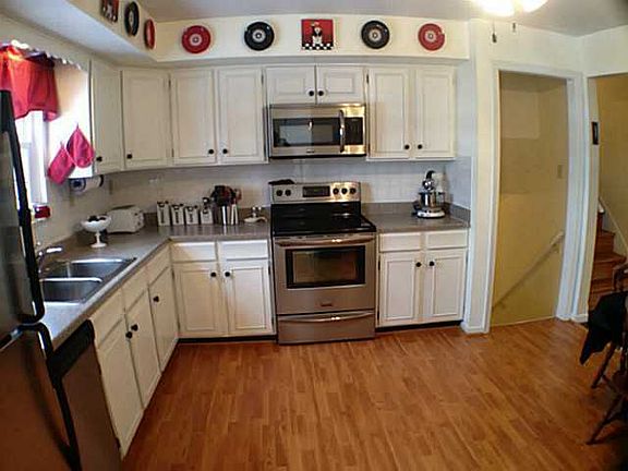 4th image of 2861 Sterling Dr