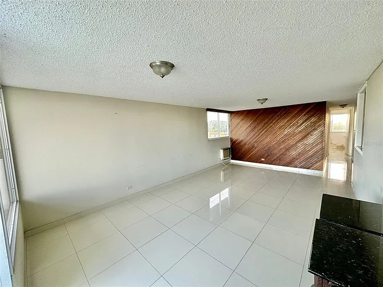 1802 Alcazar #404 — Photo 21