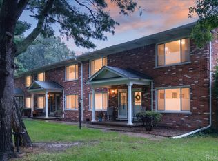 5106 Kintyre Ln, Brighton, MI 48116